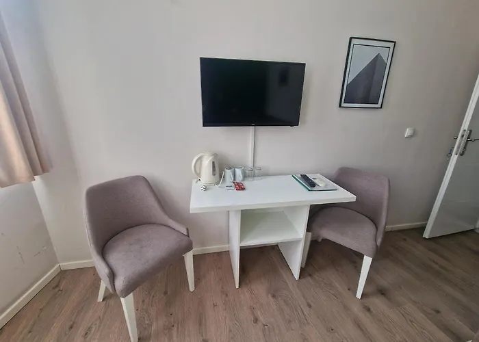 Nova Nocleg ze śniadaniem Nisz